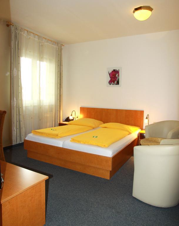 Hotel Goldener Hirsch Friedrichshafen Phòng bức ảnh