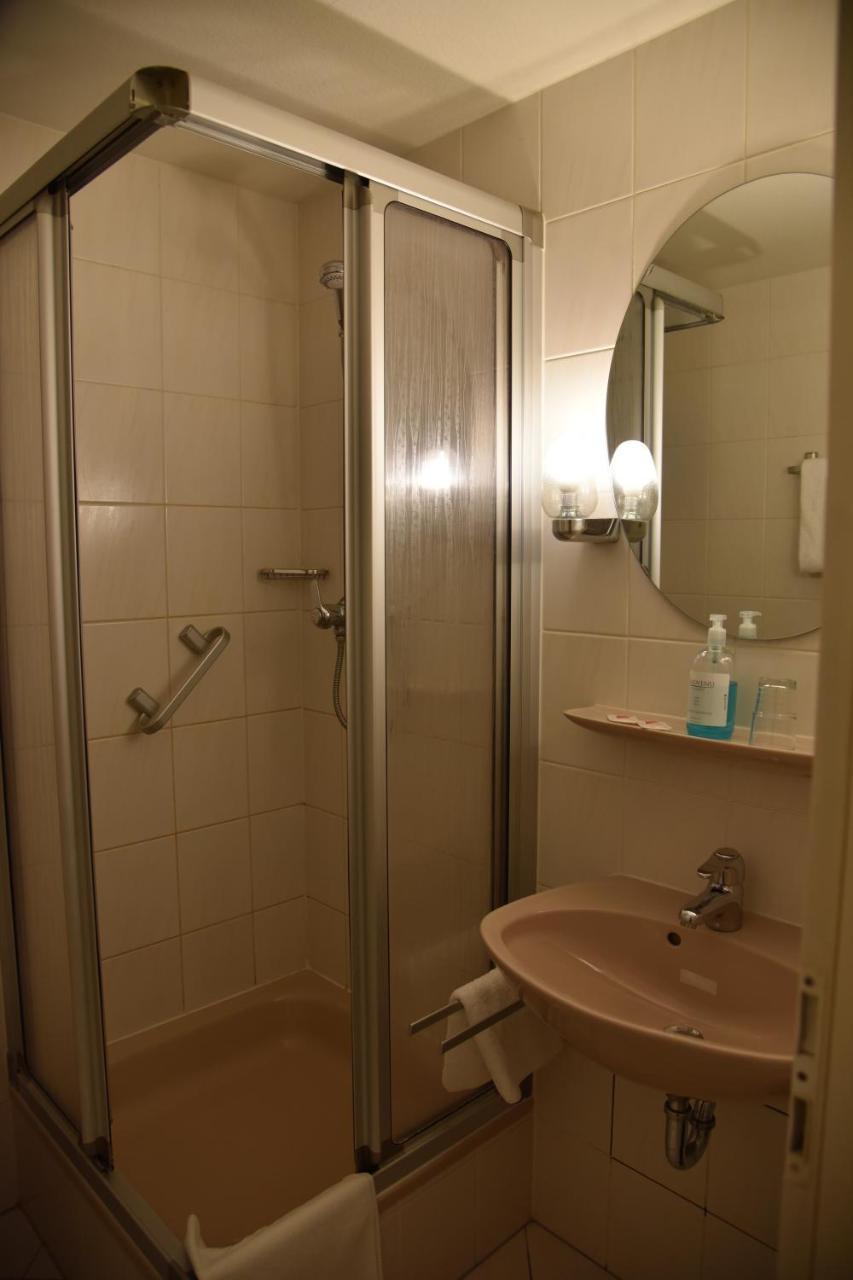 Hotel Goldener Hirsch Friedrichshafen Ngoại thất bức ảnh