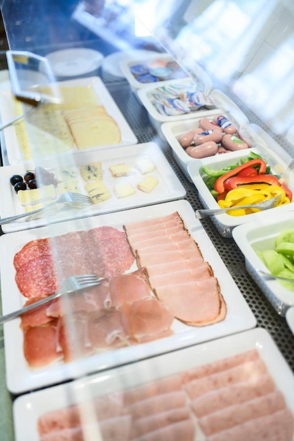 Hotel Goldener Hirsch Friedrichshafen Ngoại thất bức ảnh